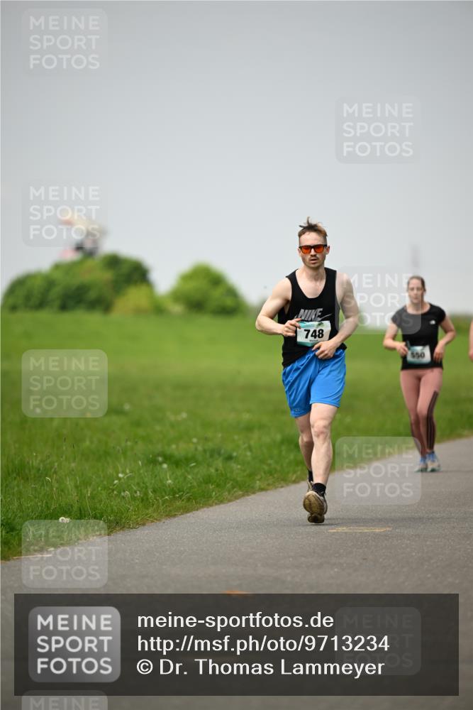 10.05.2026 - 8. Wedeler Halbmarathon Dr. Thomas Lammeyer http://msf.ph/oto/9713234 10.05.2026 12:13:28 Laufen 748, 550 meine-sportfotos.de