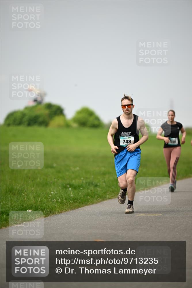 10.05.2026 - 8. Wedeler Halbmarathon Dr. Thomas Lammeyer http://msf.ph/oto/9713235 10.05.2026 12:13:28 Laufen 748 meine-sportfotos.de