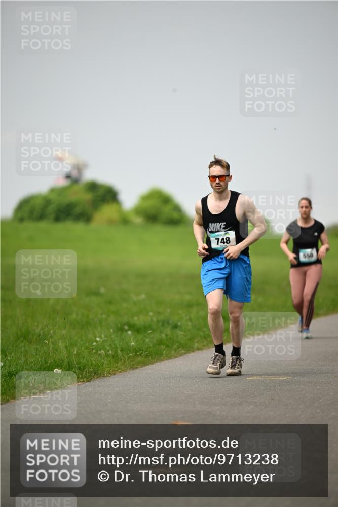 10.05.2026 - 8. Wedeler Halbmarathon Dr. Thomas Lammeyer http://msf.ph/oto/9713238 10.05.2026 12:13:28 Laufen 748, 550 meine-sportfotos.de