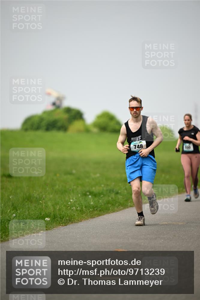 10.05.2026 - 8. Wedeler Halbmarathon Dr. Thomas Lammeyer http://msf.ph/oto/9713239 10.05.2026 12:13:28 Laufen 748, 550 meine-sportfotos.de