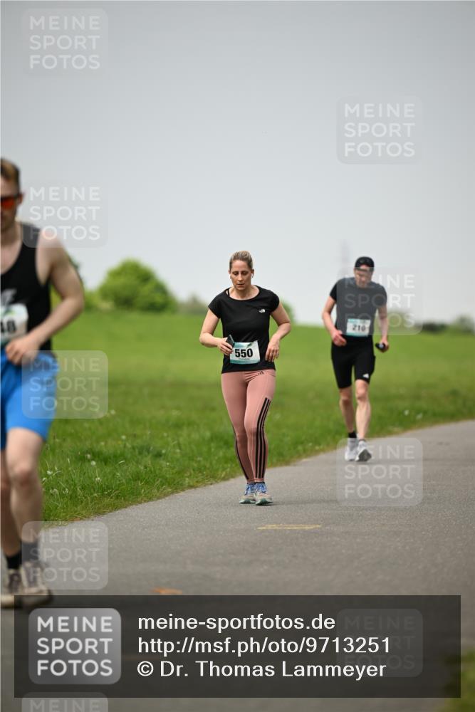 10.05.2026 - 8. Wedeler Halbmarathon Dr. Thomas Lammeyer http://msf.ph/oto/9713251 10.05.2026 12:13:31 Laufen 550, 210 meine-sportfotos.de