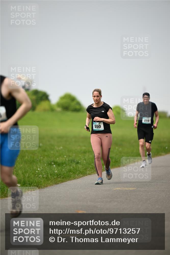 10.05.2026 - 8. Wedeler Halbmarathon Dr. Thomas Lammeyer http://msf.ph/oto/9713257 10.05.2026 12:13:31 Laufen 550, 210 meine-sportfotos.de
