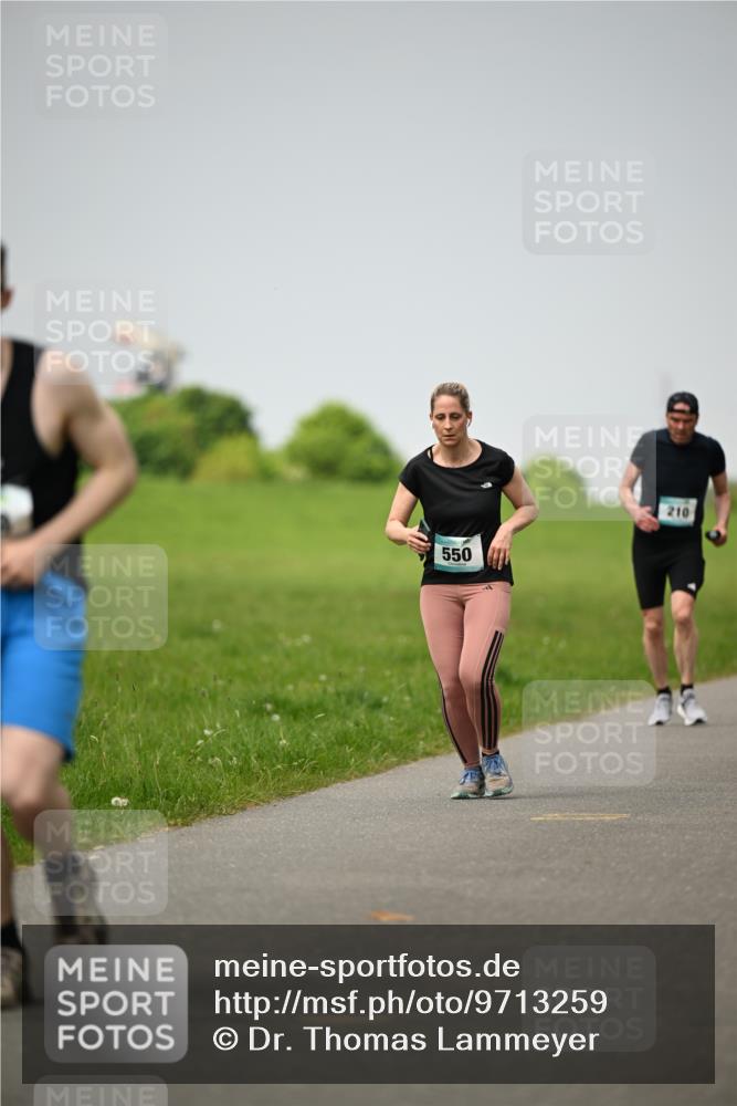 10.05.2026 - 8. Wedeler Halbmarathon Dr. Thomas Lammeyer http://msf.ph/oto/9713259 10.05.2026 12:13:31 Laufen 550, 210 meine-sportfotos.de