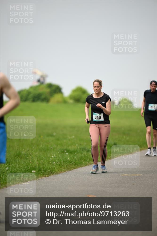 10.05.2026 - 8. Wedeler Halbmarathon Dr. Thomas Lammeyer http://msf.ph/oto/9713263 10.05.2026 12:13:32 Laufen 550, 210 meine-sportfotos.de