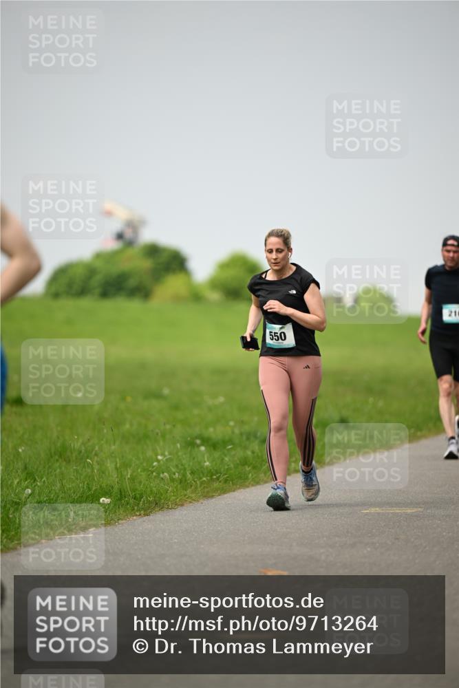 10.05.2026 - 8. Wedeler Halbmarathon Dr. Thomas Lammeyer http://msf.ph/oto/9713264 10.05.2026 12:13:32 Laufen 550 meine-sportfotos.de