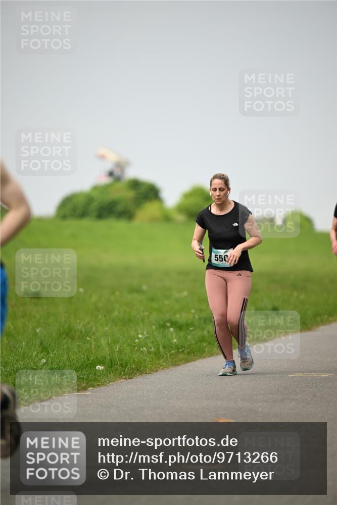 10.05.2026 - 8. Wedeler Halbmarathon Dr. Thomas Lammeyer http://msf.ph/oto/9713266 10.05.2026 12:13:32 Laufen 550 meine-sportfotos.de
