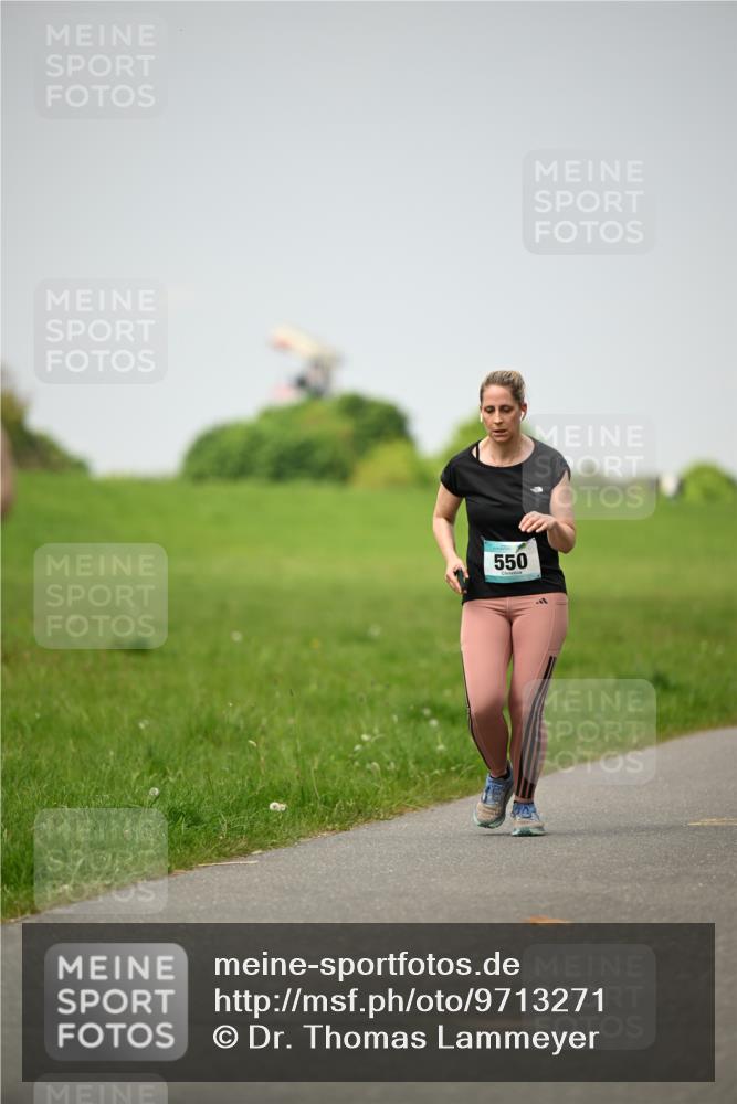10.05.2026 - 8. Wedeler Halbmarathon Dr. Thomas Lammeyer http://msf.ph/oto/9713271 10.05.2026 12:13:32 Laufen 550 meine-sportfotos.de