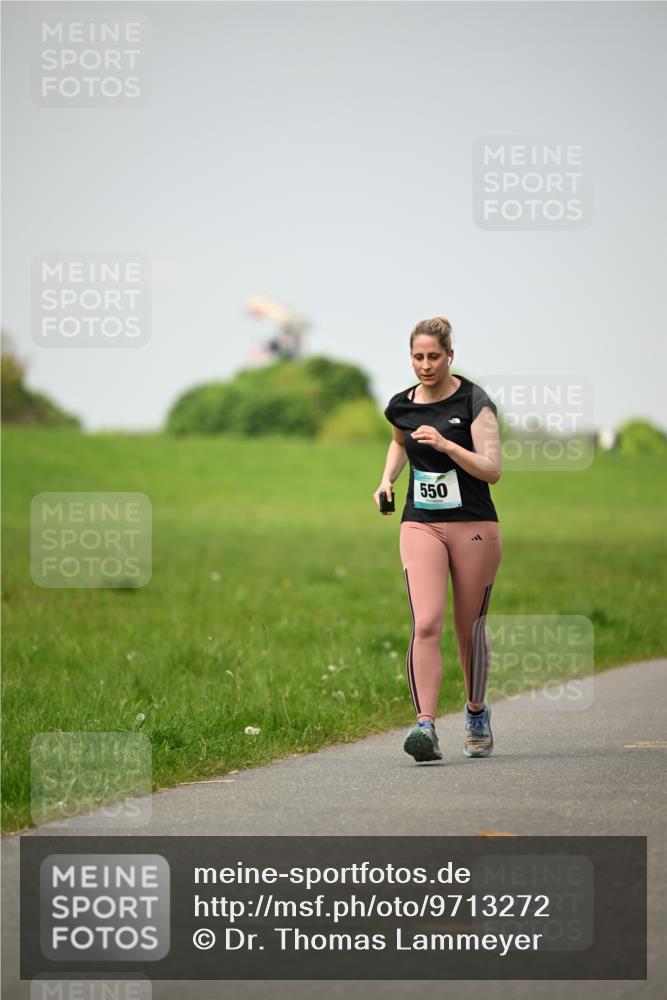 10.05.2026 - 8. Wedeler Halbmarathon Dr. Thomas Lammeyer http://msf.ph/oto/9713272 10.05.2026 12:13:33 Laufen 550 meine-sportfotos.de