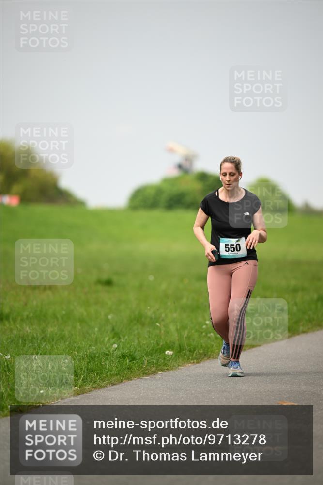 10.05.2026 - 8. Wedeler Halbmarathon Dr. Thomas Lammeyer http://msf.ph/oto/9713278 10.05.2026 12:13:33 Laufen 550 meine-sportfotos.de