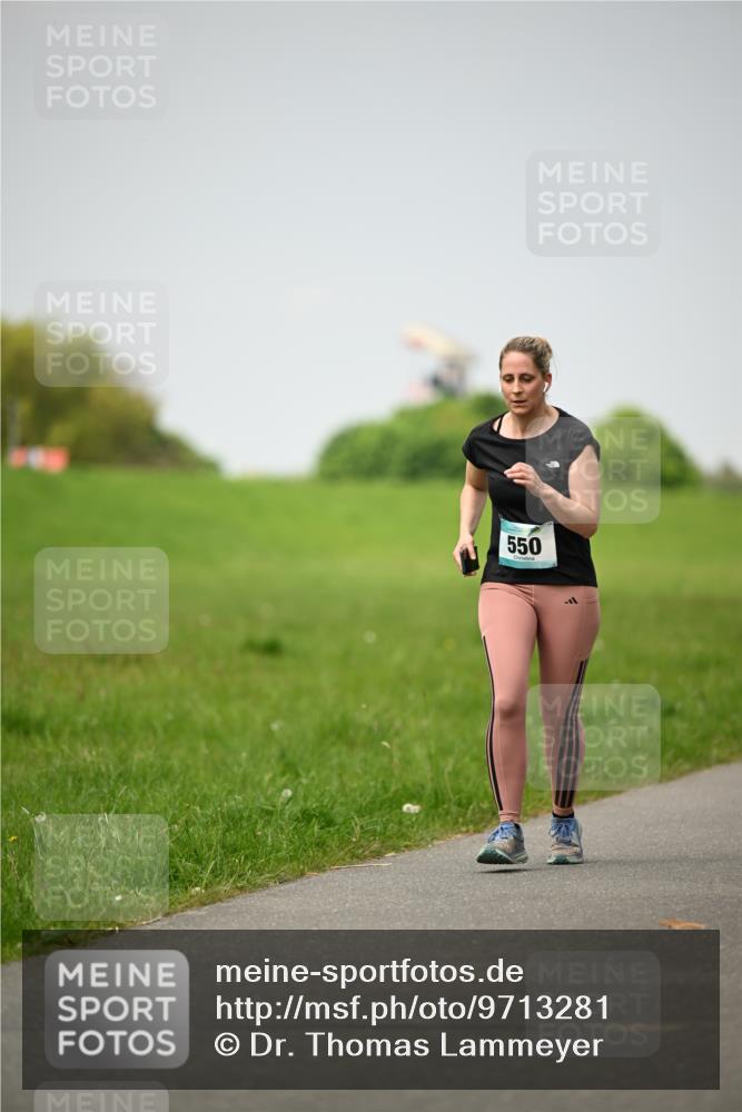 10.05.2026 - 8. Wedeler Halbmarathon Dr. Thomas Lammeyer http://msf.ph/oto/9713281 10.05.2026 12:13:33 Laufen 550 meine-sportfotos.de
