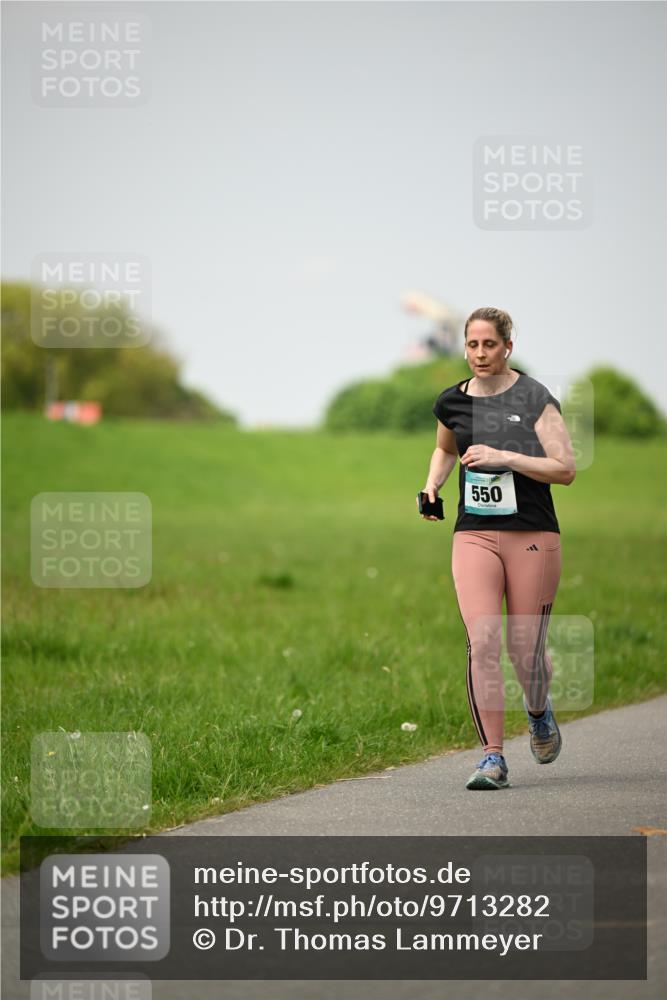 10.05.2026 - 8. Wedeler Halbmarathon Dr. Thomas Lammeyer http://msf.ph/oto/9713282 10.05.2026 12:13:33 Laufen 550 meine-sportfotos.de
