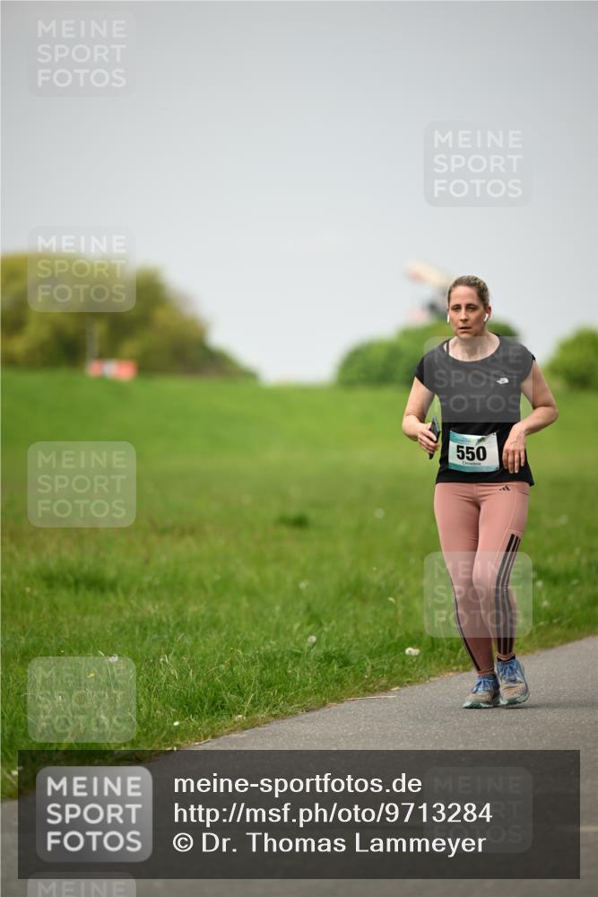 10.05.2026 - 8. Wedeler Halbmarathon Dr. Thomas Lammeyer http://msf.ph/oto/9713284 10.05.2026 12:13:33 Laufen 550 meine-sportfotos.de