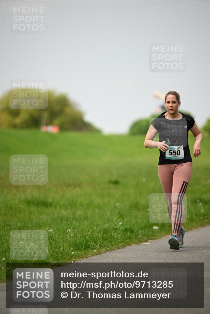 10.05.2026 - 8. Wedeler Halbmarathon Dr. Thomas Lammeyer http://msf.ph/oto/9713285 10.05.2026 12:13:34 Laufen 550 meine-sportfotos.de