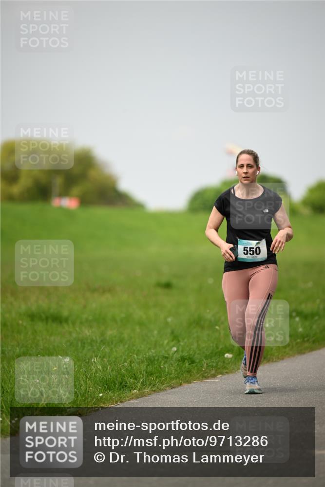 10.05.2026 - 8. Wedeler Halbmarathon Dr. Thomas Lammeyer http://msf.ph/oto/9713286 10.05.2026 12:13:34 Laufen 550 meine-sportfotos.de
