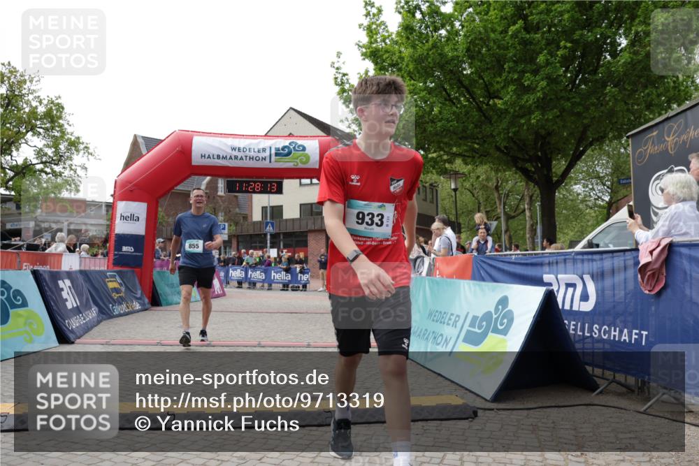10.05.2026 - 8. Wedeler Halbmarathon Yannick Fuchs http://msf.ph/oto/9713319 10.05.2026 11:28:11 Ziel 855, 933, 2071 meine-sportfotos.de
