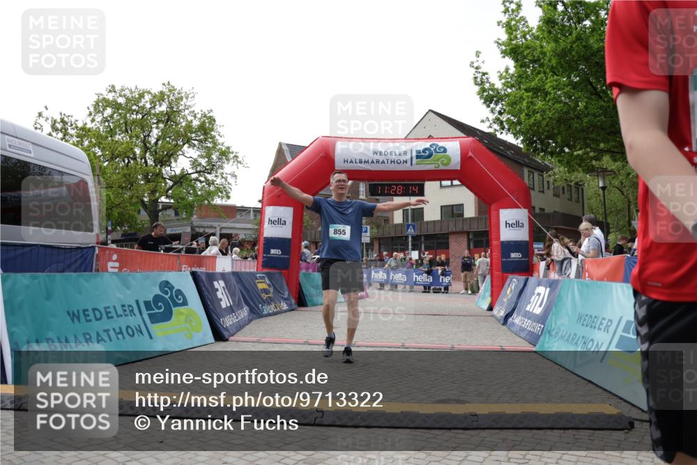 10.05.2026 - 8. Wedeler Halbmarathon Yannick Fuchs http://msf.ph/oto/9713322 10.05.2026 11:28:12 Ziel 855, 927 meine-sportfotos.de