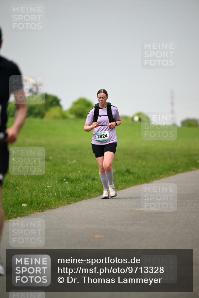 10.05.2026 - 8. Wedeler Halbmarathon Dr. Thomas Lammeyer http://msf.ph/oto/9713328 10.05.2026 12:13:41 Laufen 2024 meine-sportfotos.de