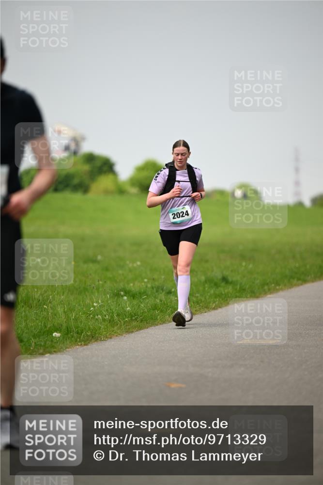 10.05.2026 - 8. Wedeler Halbmarathon Dr. Thomas Lammeyer http://msf.ph/oto/9713329 10.05.2026 12:13:41 Laufen 2024 meine-sportfotos.de