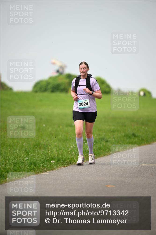 10.05.2026 - 8. Wedeler Halbmarathon Dr. Thomas Lammeyer http://msf.ph/oto/9713342 10.05.2026 12:13:42 Laufen 2024 meine-sportfotos.de