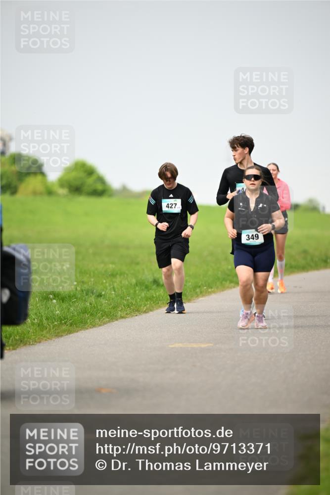 10.05.2026 - 8. Wedeler Halbmarathon Dr. Thomas Lammeyer http://msf.ph/oto/9713371 10.05.2026 12:13:59 Laufen 427, 349 meine-sportfotos.de