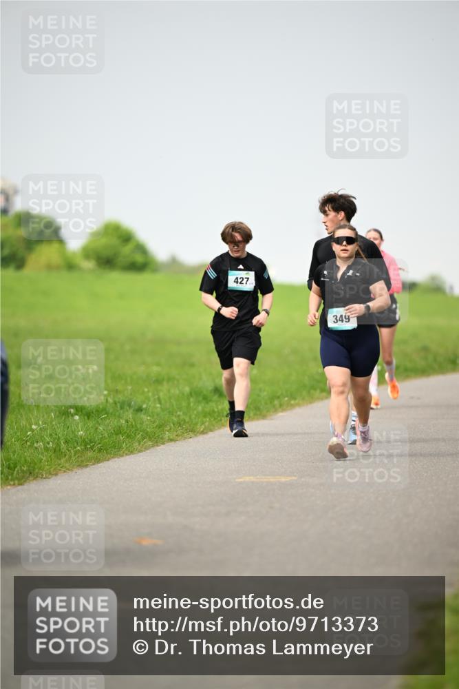 10.05.2026 - 8. Wedeler Halbmarathon Dr. Thomas Lammeyer http://msf.ph/oto/9713373 10.05.2026 12:13:59 Laufen 427, 349 meine-sportfotos.de