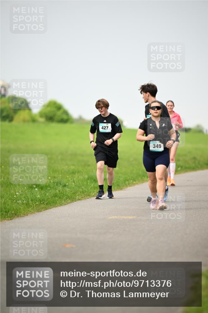 10.05.2026 - 8. Wedeler Halbmarathon Dr. Thomas Lammeyer http://msf.ph/oto/9713376 10.05.2026 12:14:00 Laufen 427, 349 meine-sportfotos.de