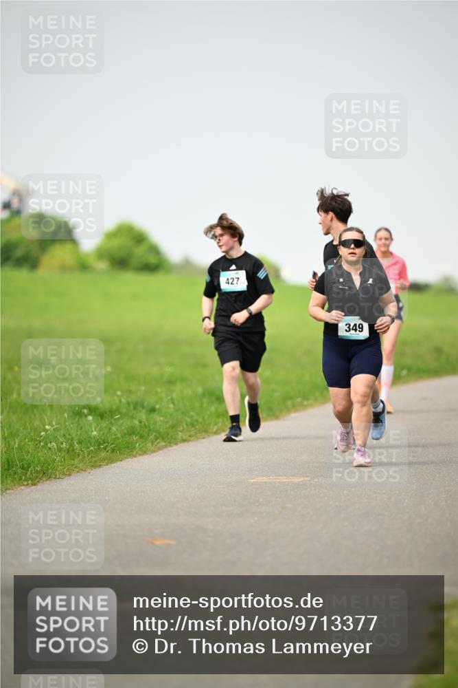 10.05.2026 - 8. Wedeler Halbmarathon Dr. Thomas Lammeyer http://msf.ph/oto/9713377 10.05.2026 12:14:00 Laufen 427, 349 meine-sportfotos.de