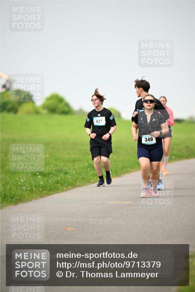 10.05.2026 - 8. Wedeler Halbmarathon Dr. Thomas Lammeyer http://msf.ph/oto/9713379 10.05.2026 12:14:00 Laufen 427, 349 meine-sportfotos.de