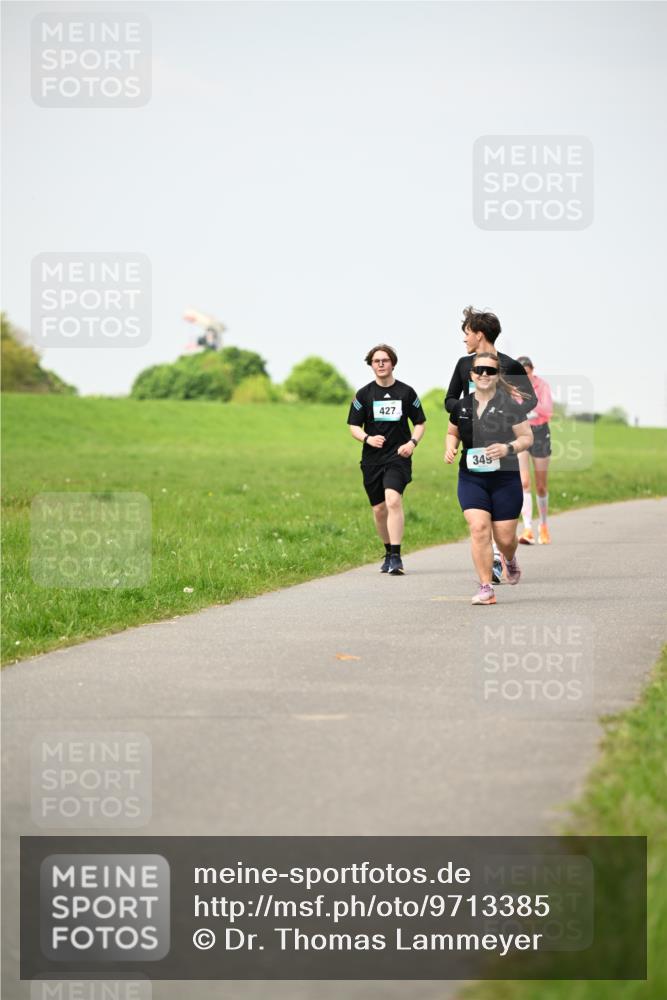 10.05.2026 - 8. Wedeler Halbmarathon Dr. Thomas Lammeyer http://msf.ph/oto/9713385 10.05.2026 12:14:01 Laufen 427, 349 meine-sportfotos.de