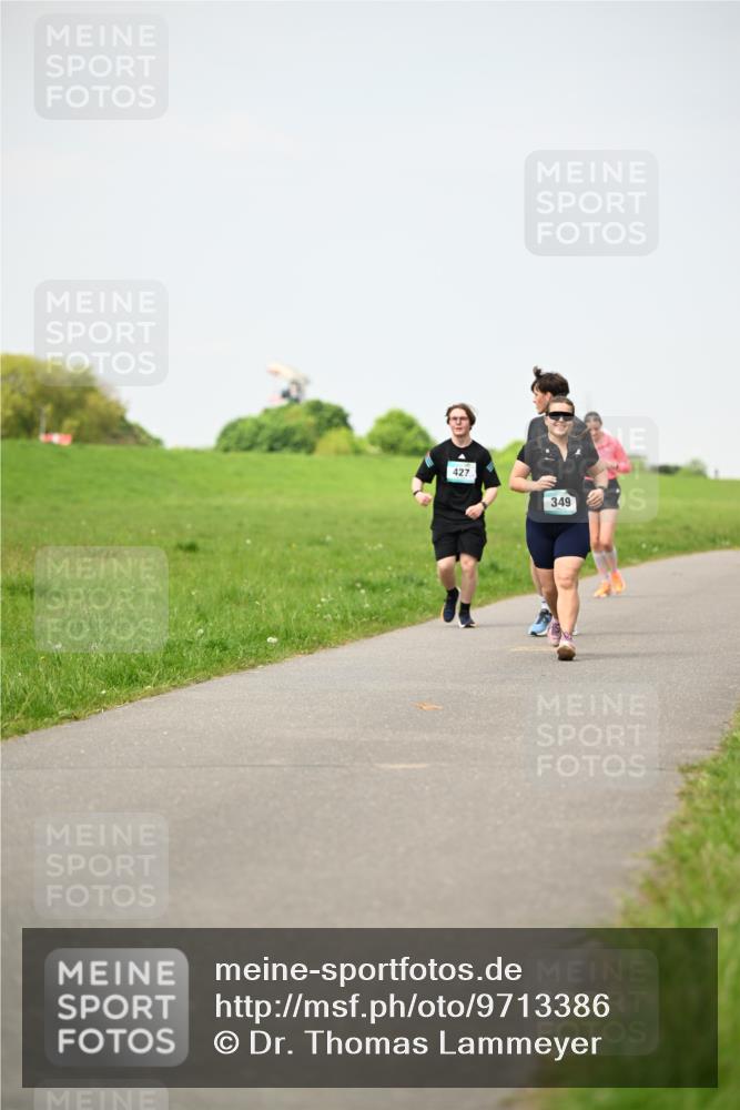 10.05.2026 - 8. Wedeler Halbmarathon Dr. Thomas Lammeyer http://msf.ph/oto/9713386 10.05.2026 12:14:01 Laufen 427, 349 meine-sportfotos.de