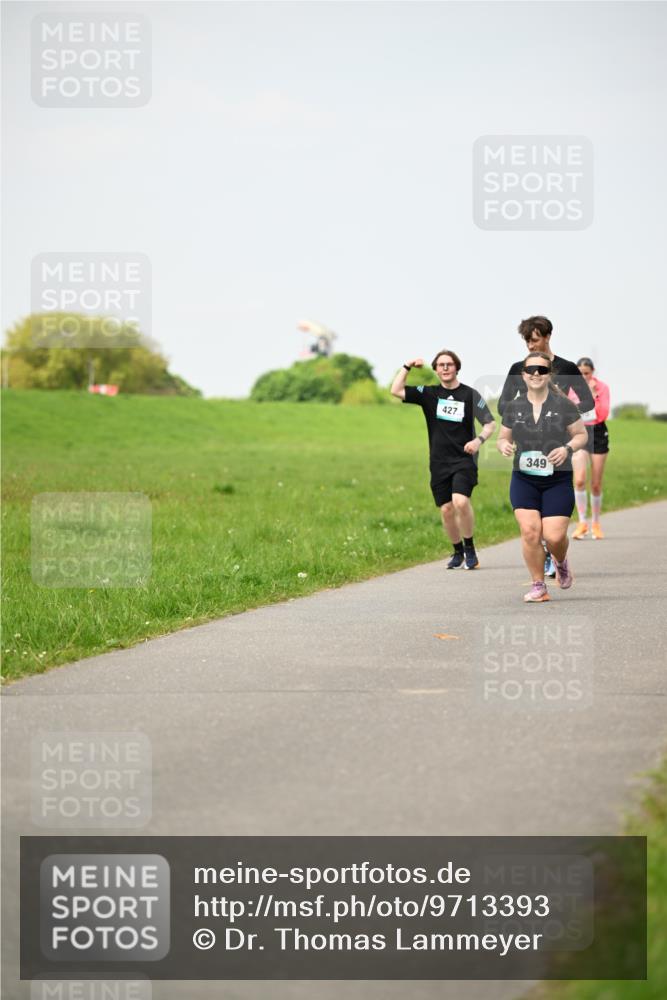 10.05.2026 - 8. Wedeler Halbmarathon Dr. Thomas Lammeyer http://msf.ph/oto/9713393 10.05.2026 12:14:01 Laufen 427, 349 meine-sportfotos.de