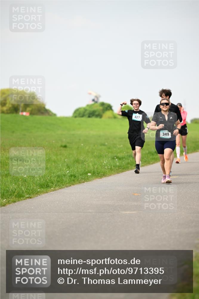 10.05.2026 - 8. Wedeler Halbmarathon Dr. Thomas Lammeyer http://msf.ph/oto/9713395 10.05.2026 12:14:02 Laufen 427, 349 meine-sportfotos.de