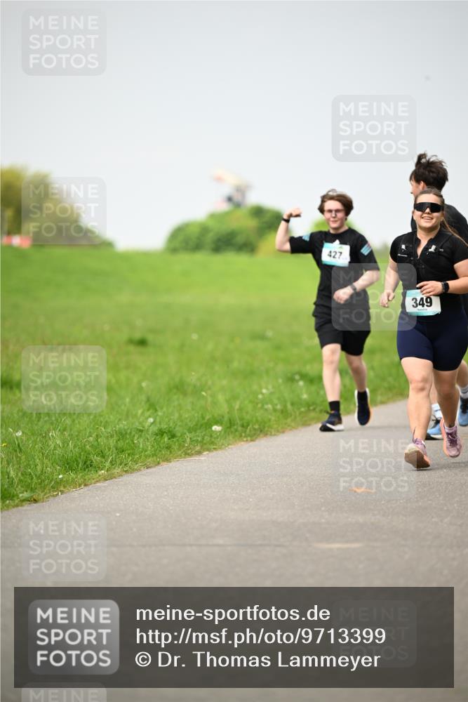 10.05.2026 - 8. Wedeler Halbmarathon Dr. Thomas Lammeyer http://msf.ph/oto/9713399 10.05.2026 12:14:02 Laufen 427, 349 meine-sportfotos.de