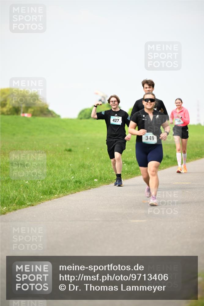 10.05.2026 - 8. Wedeler Halbmarathon Dr. Thomas Lammeyer http://msf.ph/oto/9713406 10.05.2026 12:14:03 Laufen 427, 349 meine-sportfotos.de