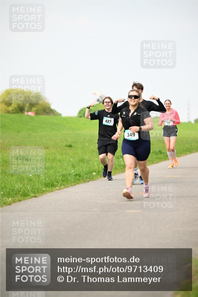 10.05.2026 - 8. Wedeler Halbmarathon Dr. Thomas Lammeyer http://msf.ph/oto/9713409 10.05.2026 12:14:03 Laufen 427, 349 meine-sportfotos.de
