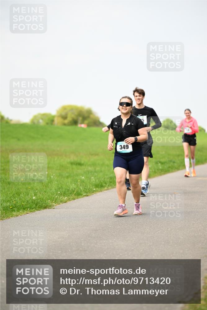 10.05.2026 - 8. Wedeler Halbmarathon Dr. Thomas Lammeyer http://msf.ph/oto/9713420 10.05.2026 12:14:04 Laufen 349 meine-sportfotos.de