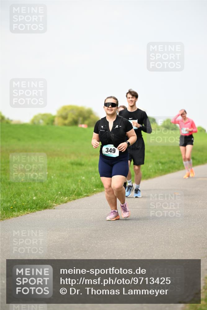 10.05.2026 - 8. Wedeler Halbmarathon Dr. Thomas Lammeyer http://msf.ph/oto/9713425 10.05.2026 12:14:05 Laufen 349 meine-sportfotos.de