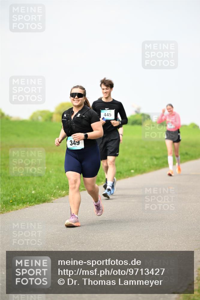 10.05.2026 - 8. Wedeler Halbmarathon Dr. Thomas Lammeyer http://msf.ph/oto/9713427 10.05.2026 12:14:05 Laufen 349, 445 meine-sportfotos.de