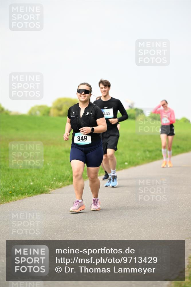 10.05.2026 - 8. Wedeler Halbmarathon Dr. Thomas Lammeyer http://msf.ph/oto/9713429 10.05.2026 12:14:05 Laufen 349, 445 meine-sportfotos.de