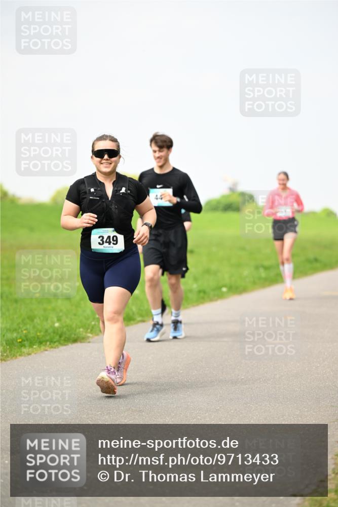 10.05.2026 - 8. Wedeler Halbmarathon Dr. Thomas Lammeyer http://msf.ph/oto/9713433 10.05.2026 12:14:06 Laufen 349 meine-sportfotos.de