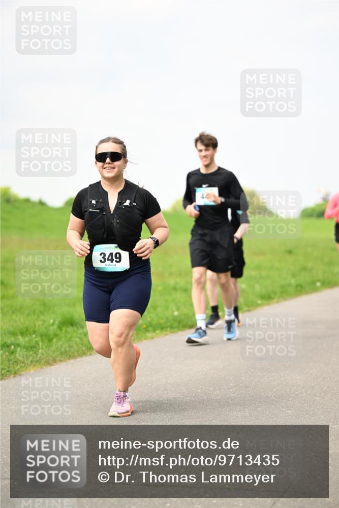 10.05.2026 - 8. Wedeler Halbmarathon Dr. Thomas Lammeyer http://msf.ph/oto/9713435 10.05.2026 12:14:06 Laufen 349 meine-sportfotos.de