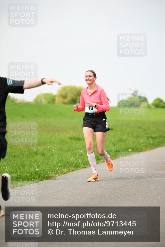 10.05.2026 - 8. Wedeler Halbmarathon Dr. Thomas Lammeyer http://msf.ph/oto/9713445 10.05.2026 12:14:08 Laufen  meine-sportfotos.de
