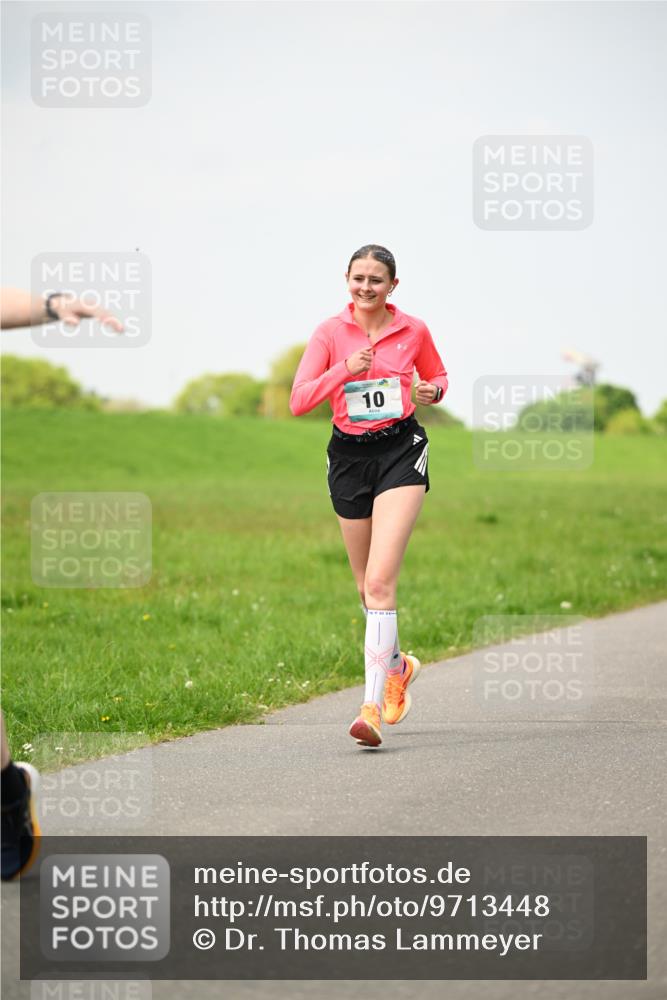 10.05.2026 - 8. Wedeler Halbmarathon Dr. Thomas Lammeyer http://msf.ph/oto/9713448 10.05.2026 12:14:09 Laufen  meine-sportfotos.de