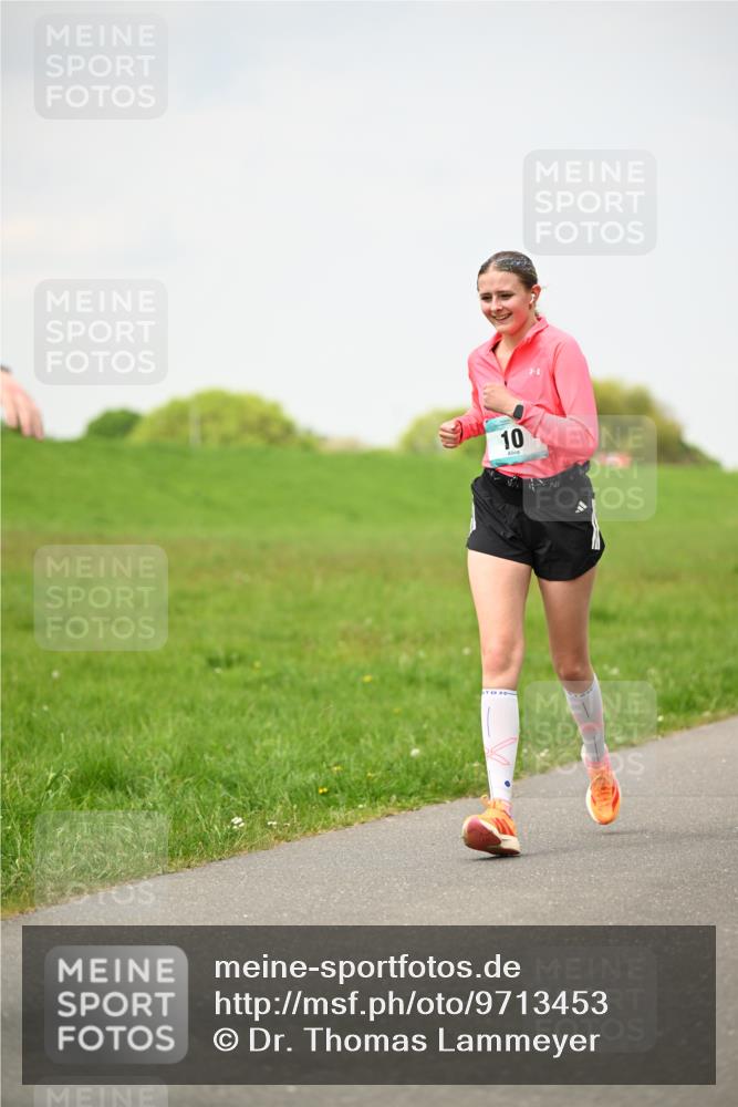 10.05.2026 - 8. Wedeler Halbmarathon Dr. Thomas Lammeyer http://msf.ph/oto/9713453 10.05.2026 12:14:09 Laufen  meine-sportfotos.de
