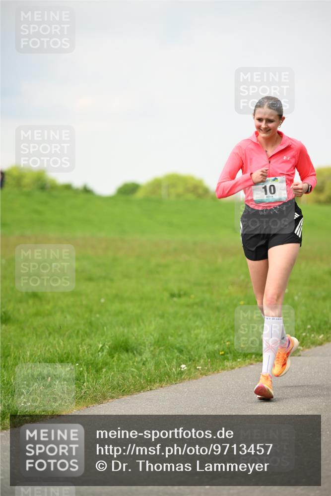 10.05.2026 - 8. Wedeler Halbmarathon Dr. Thomas Lammeyer http://msf.ph/oto/9713457 10.05.2026 12:14:10 Laufen  meine-sportfotos.de