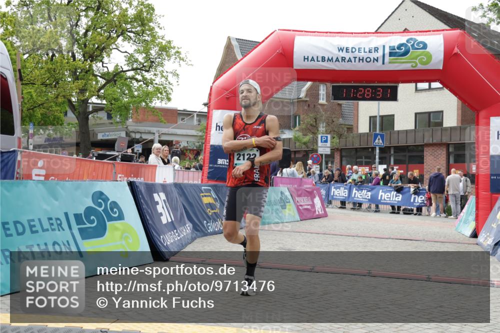 10.05.2026 - 8. Wedeler Halbmarathon Yannick Fuchs http://msf.ph/oto/9713476 10.05.2026 11:28:30 Ziel 2122, 2138 meine-sportfotos.de