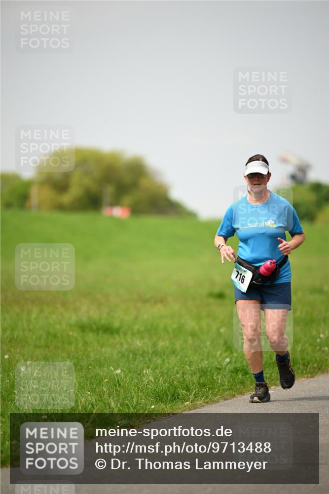10.05.2026 - 8. Wedeler Halbmarathon Dr. Thomas Lammeyer http://msf.ph/oto/9713488 10.05.2026 12:14:23 Laufen 716 meine-sportfotos.de