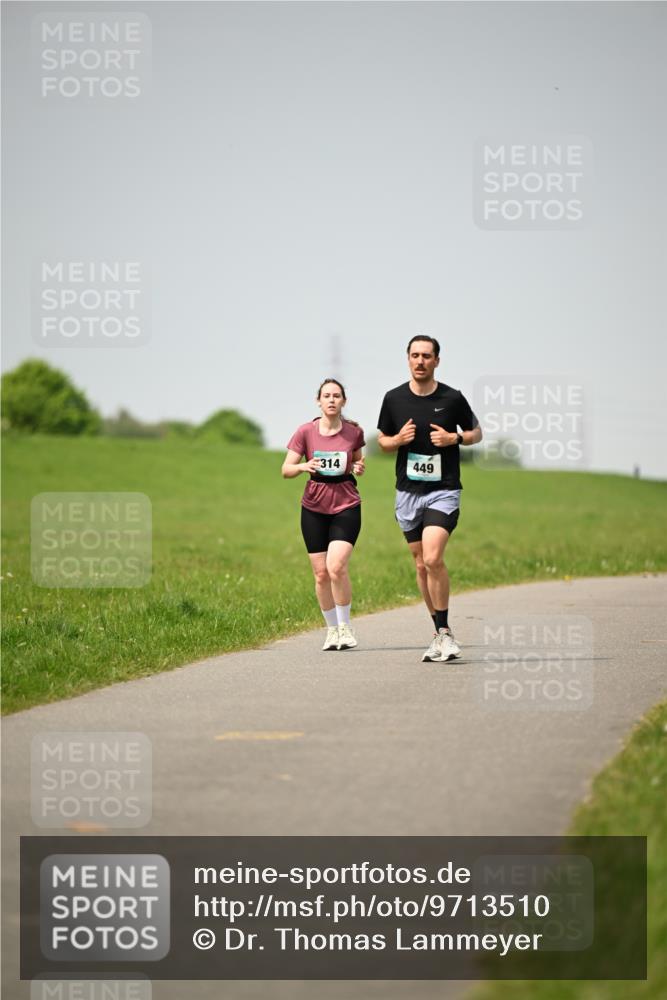 10.05.2026 - 8. Wedeler Halbmarathon Dr. Thomas Lammeyer http://msf.ph/oto/9713510 10.05.2026 12:14:32 Laufen 314, 449 meine-sportfotos.de