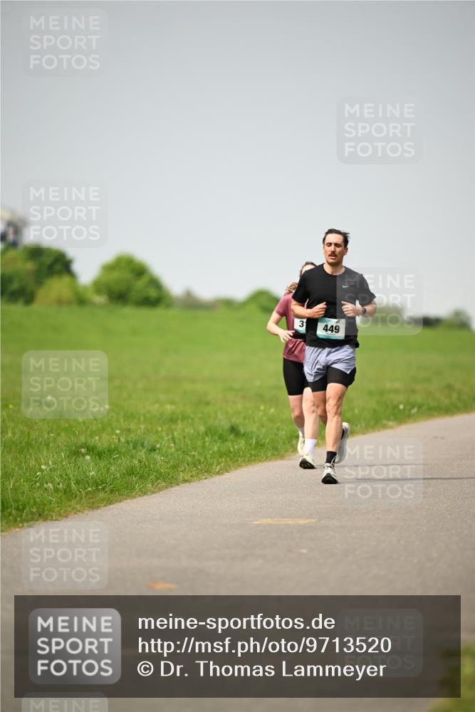 10.05.2026 - 8. Wedeler Halbmarathon Dr. Thomas Lammeyer http://msf.ph/oto/9713520 10.05.2026 12:14:33 Laufen 449 meine-sportfotos.de
