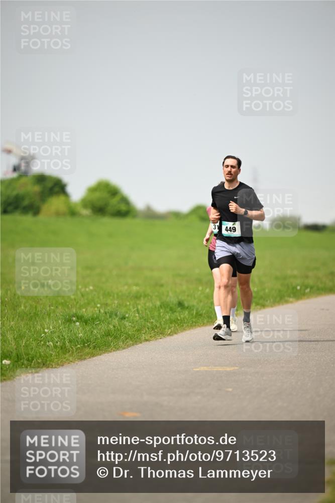 10.05.2026 - 8. Wedeler Halbmarathon Dr. Thomas Lammeyer http://msf.ph/oto/9713523 10.05.2026 12:14:34 Laufen 449 meine-sportfotos.de